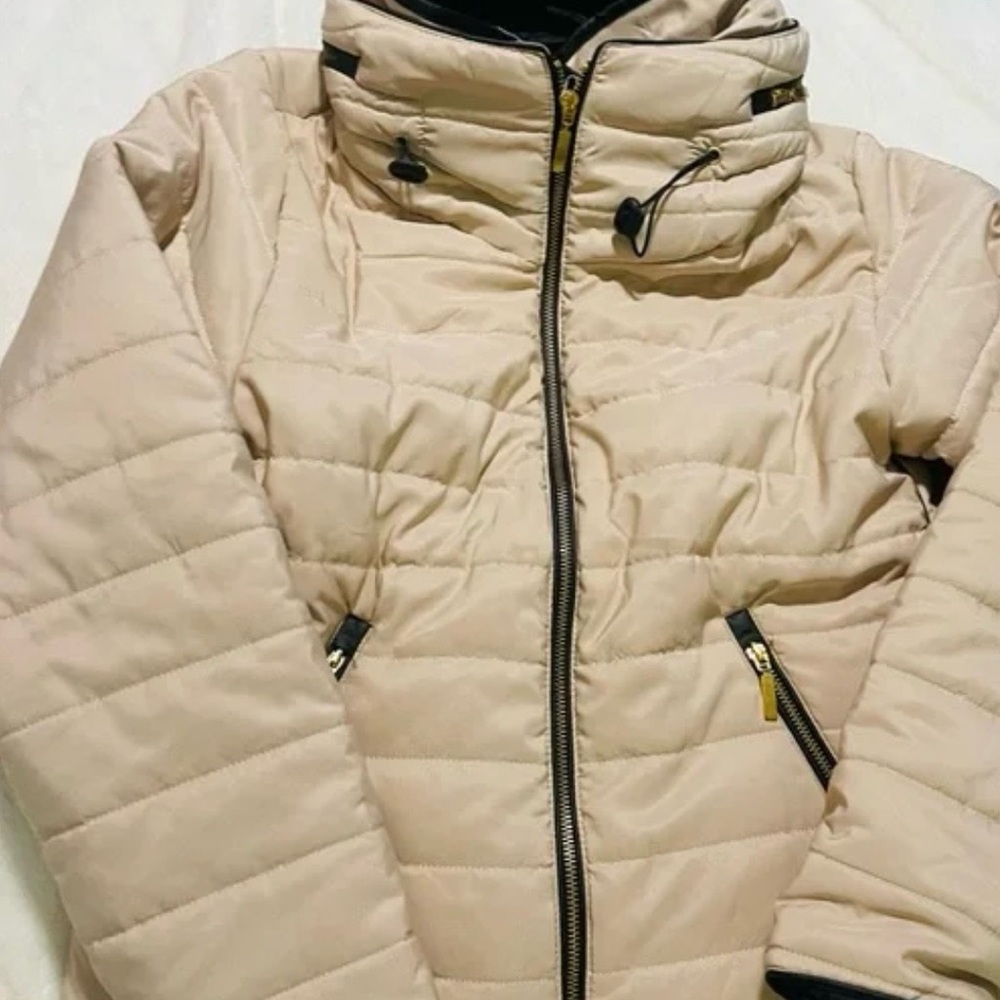 EUC PrettyLittleThing Cream/tan “stone” Mara Puffer Jacket - Picture 4 of 16
